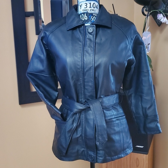 KC COLLECTIONS BLACK LEATHER JACKET WITH BELT! - Picture 2 of 8